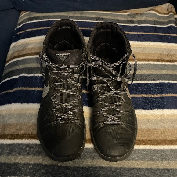 Black Nike Hyperdunks2015, men’s size US10 - Picture 3 of 3